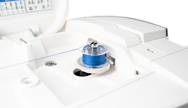 Janome Skyline S7 Built-in bobbin winder